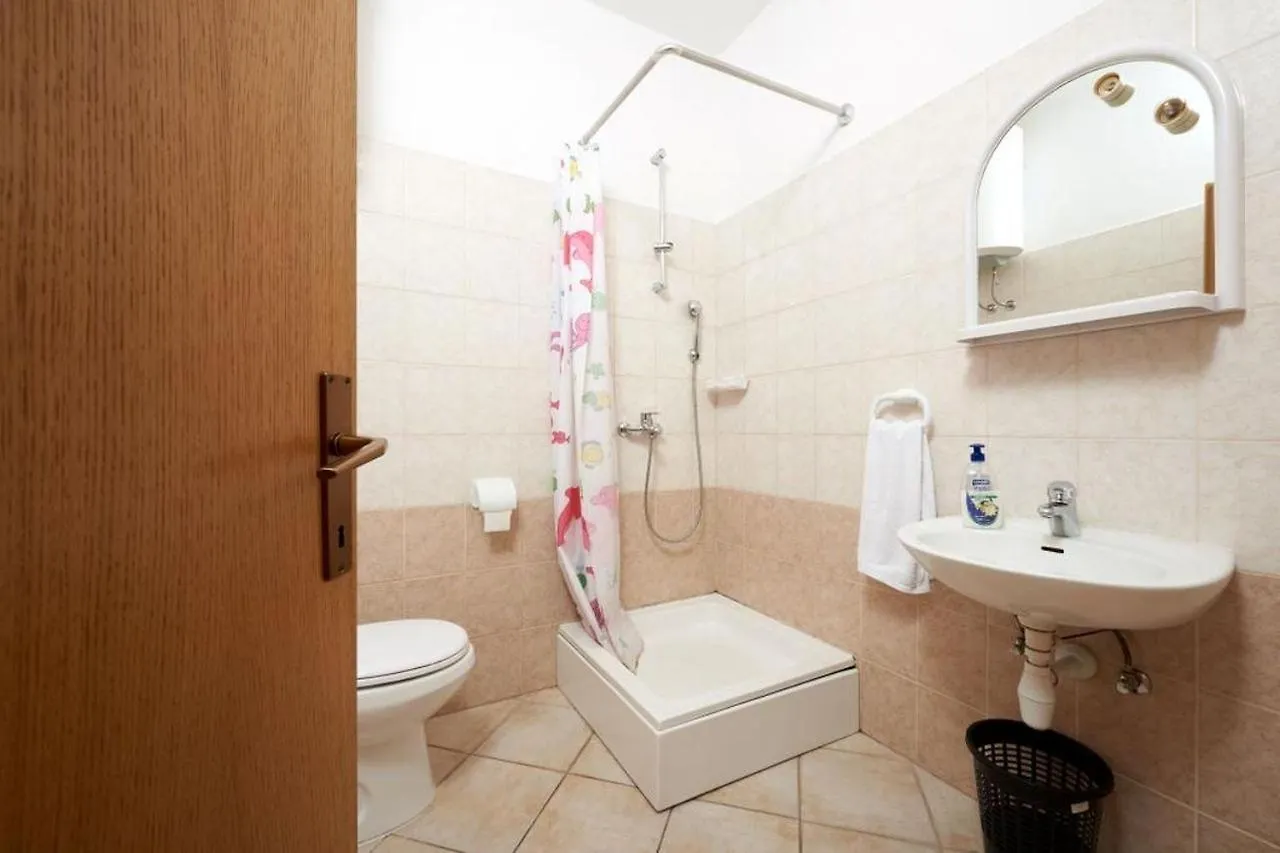 Studio Apartment In Seget Vranjica With Terrace, Air Conditioning, Wifi, Washing Machine 5052-1